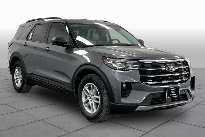 2026 Ford Explorer - Image 2