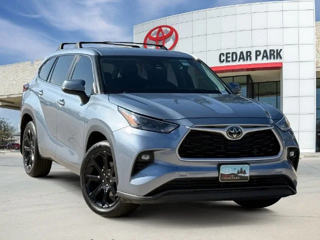2024 Toyota Highlander - Image 1