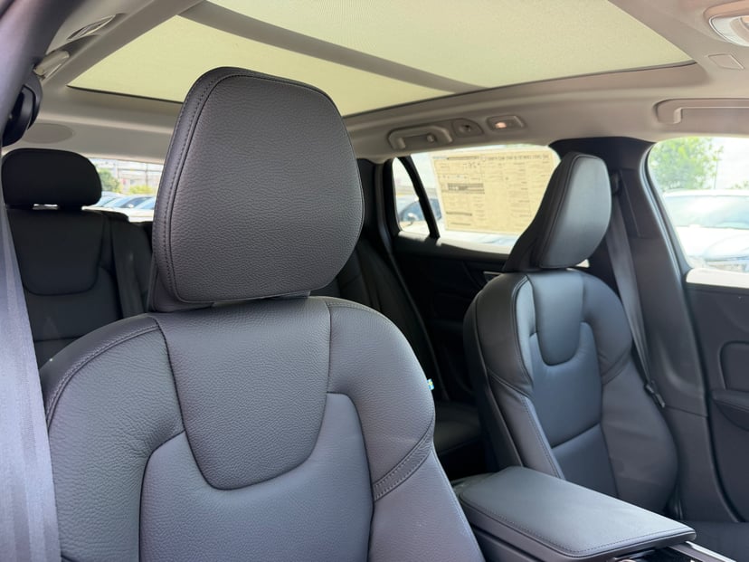 2026 Volvo V60 Cross Country - Image 3