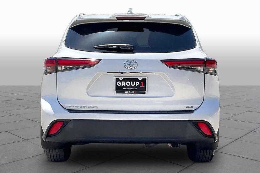2023 Toyota Highlander - Image 3