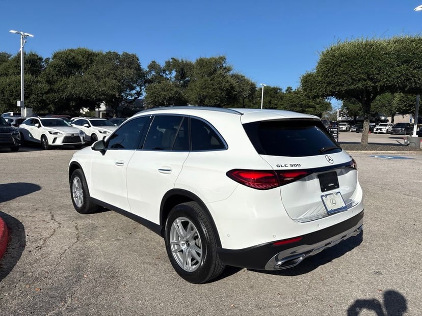 2023 Mercedes-Benz GLC-Class - Image 3