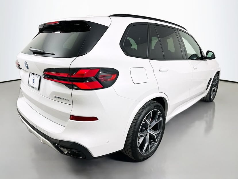 2026 BMW X5 - Image 3