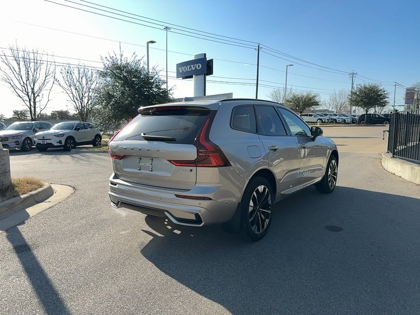 2026 Volvo XC60 - Image 3