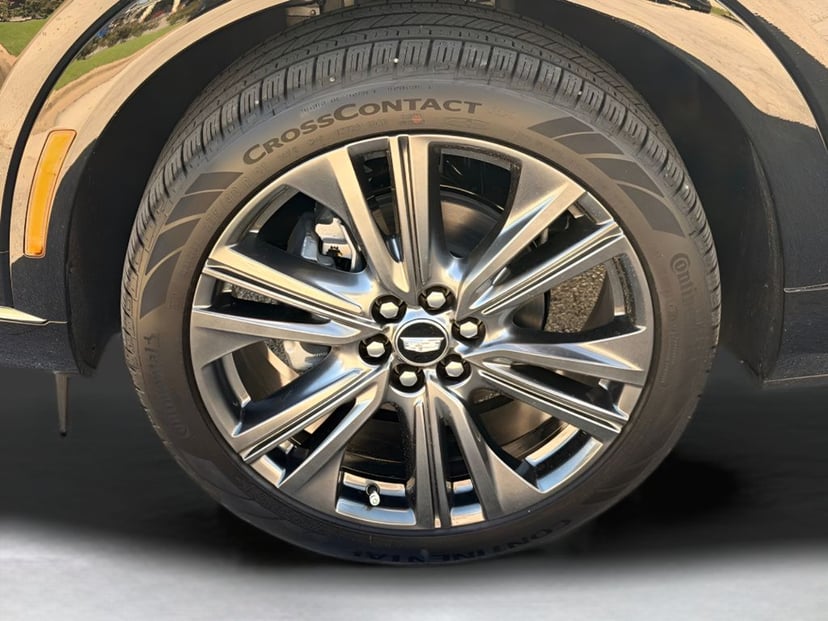 2027 Cadillac Optiq - Image 2