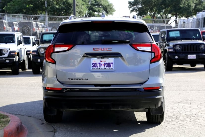 2024 GMC Terrain - Image 3