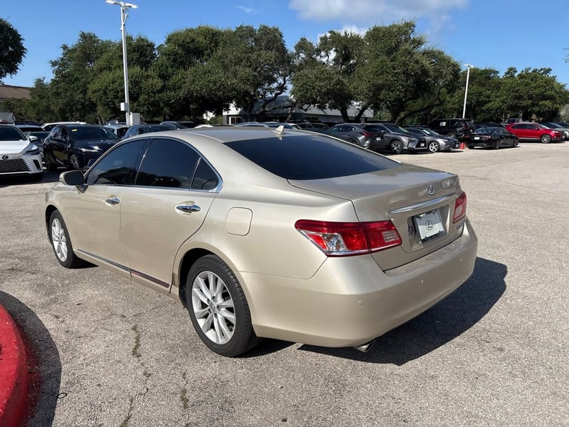 2012 Lexus ES - Image 3