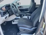 2017 Chrysler Pacifica - Preview 9