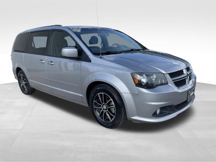 2017 Dodge Grand Caravan - Image 1