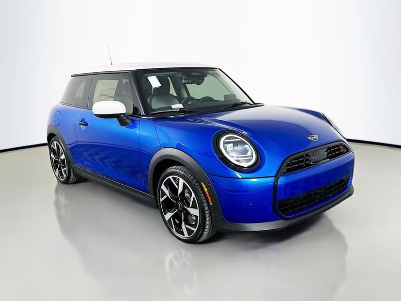 2025 MINI Hardtop - Image 2