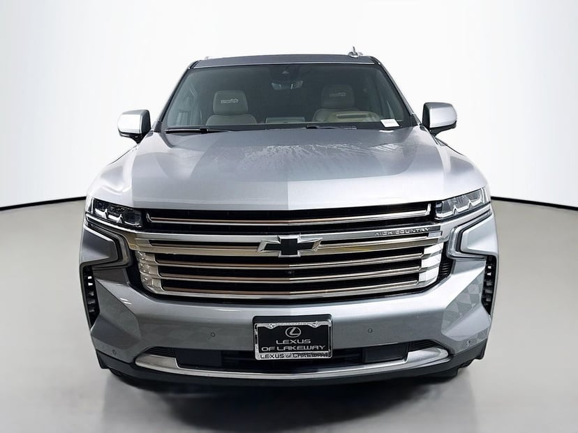 2023 Chevrolet Suburban - Image 3