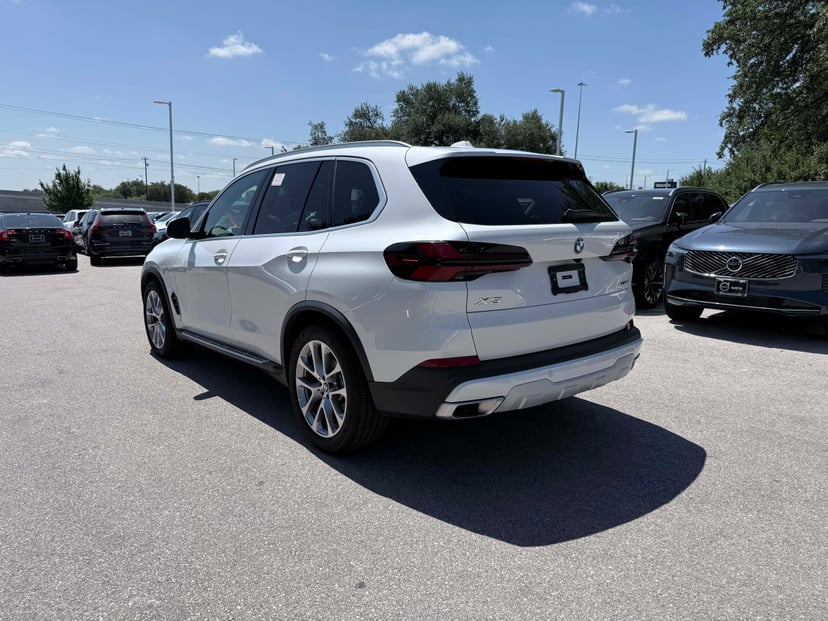 2026 BMW X5 - Image 3