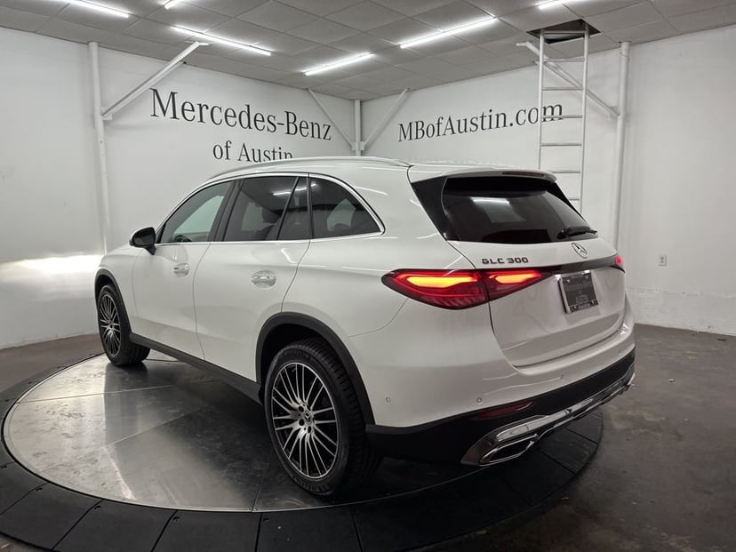 2026 Mercedes-Benz GLC - Image 3