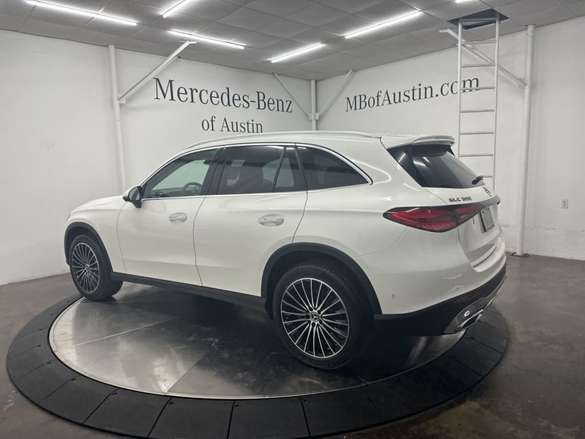 2026 Mercedes-Benz GLC - Image 3