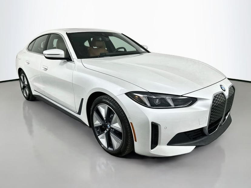 2026 BMW i4 - Image 2