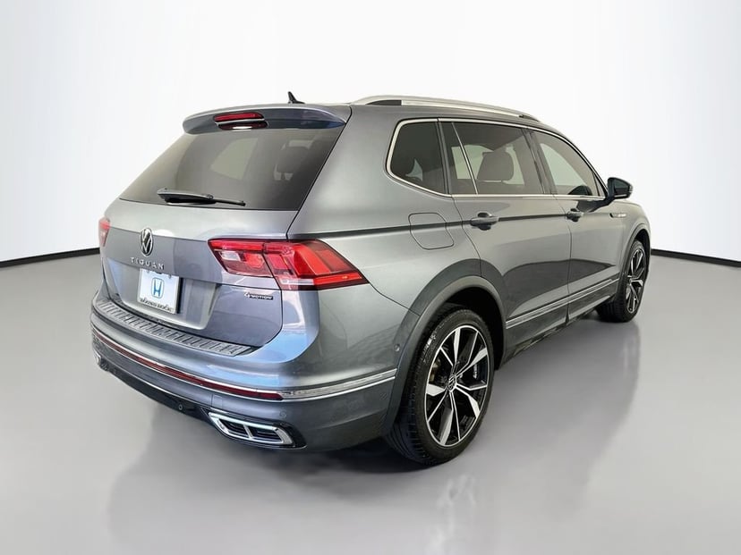 2022 Volkswagen Tiguan - Image 3