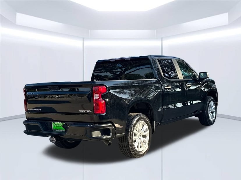 2026 Chevrolet Silverado 1500 - Image 3