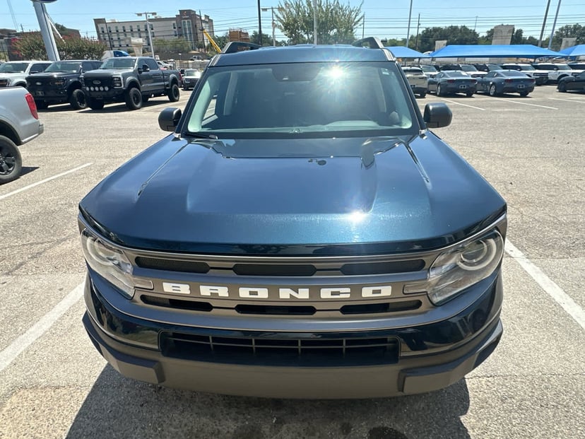 2022 Ford Bronco - Image 3