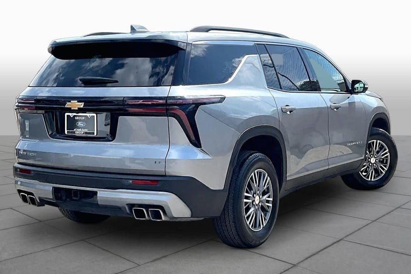 2024 Chevrolet Traverse - Image 2