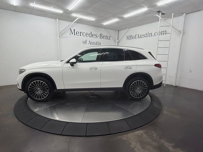 2027 Mercedes-Benz GLC - Image 1