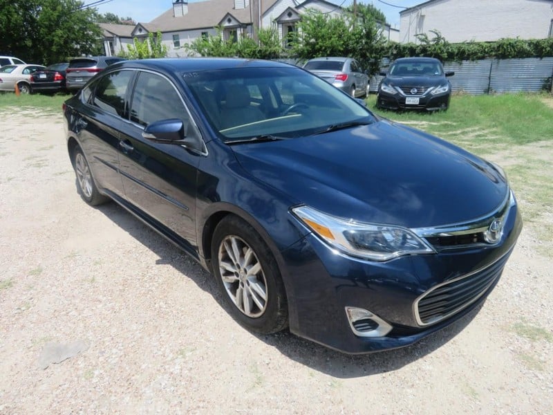2015 Toyota Avalon - Image 1