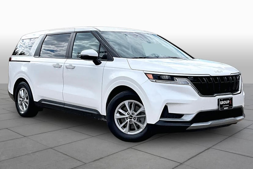 2024 Kia Carnival - Image 1