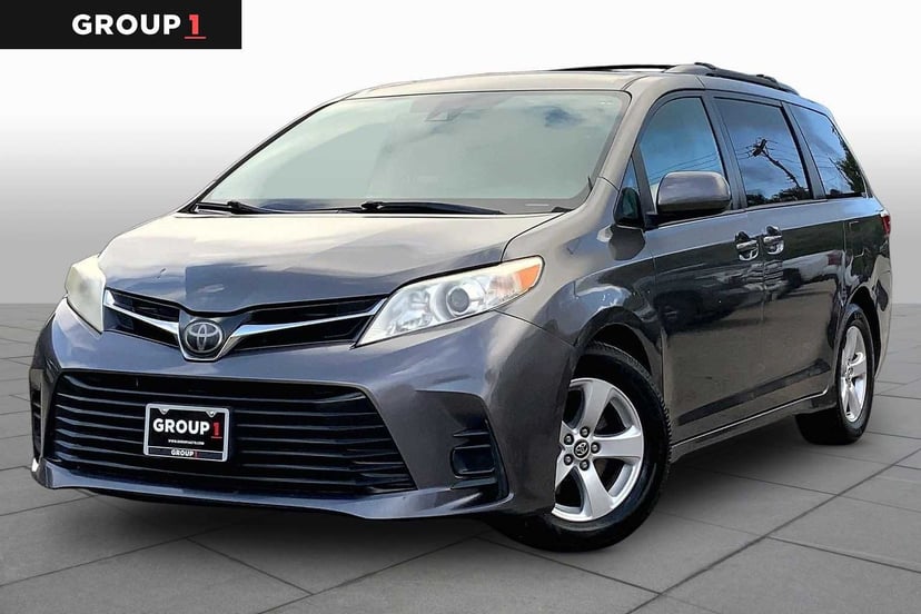 2018 Toyota Sienna - Image 1