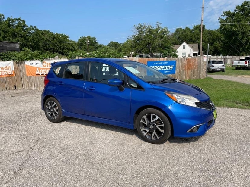 2015 Nissan versa-note - Image 1