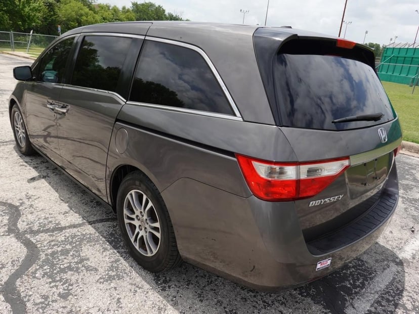2011 Honda Odyssey - Image 3