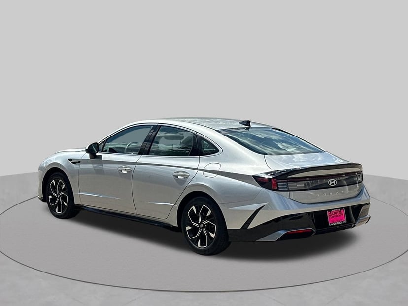 2024 Hyundai Sonata - Image 2