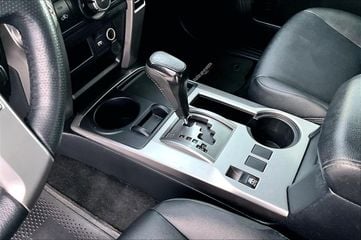2022 Toyota 4runner - Image 2