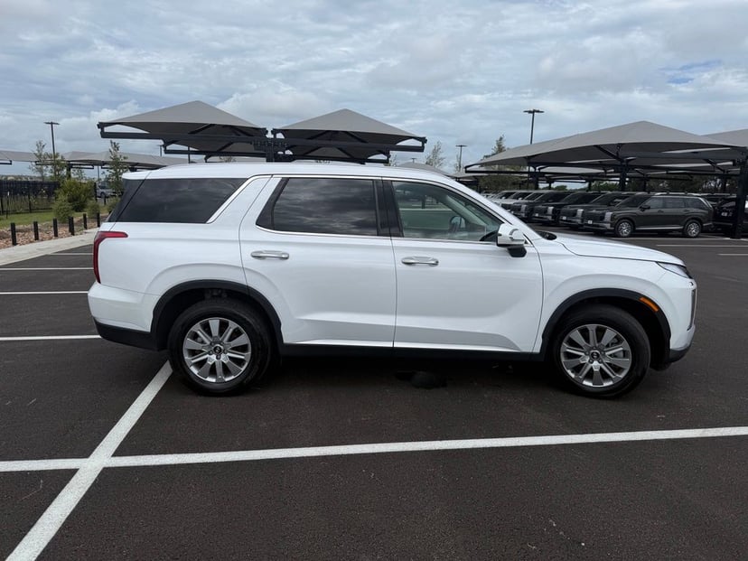 2025 Hyundai Palisade - Image 2