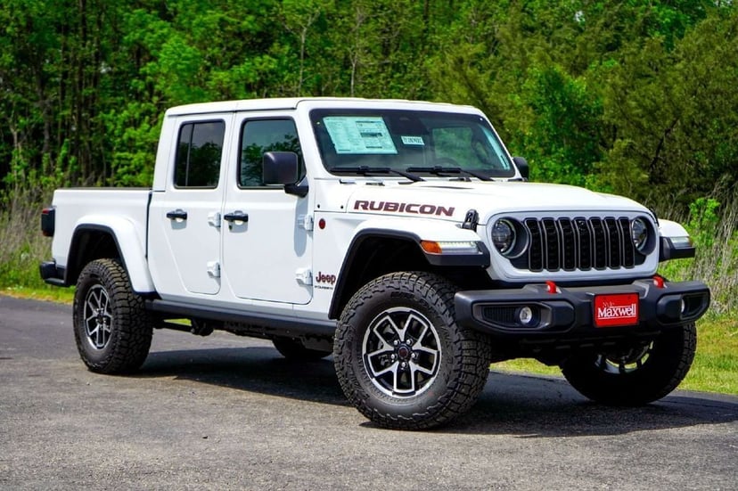 2026 Jeep Gladiator - Image 2
