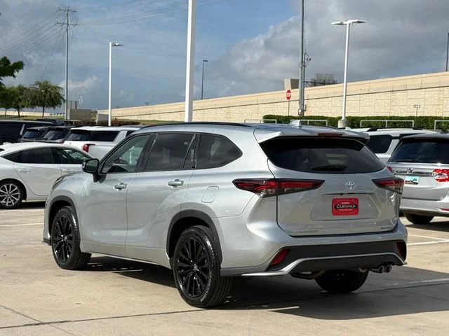 2025 Toyota Highlander - Image 3