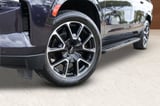 2024 Chevrolet Suburban - Preview 3