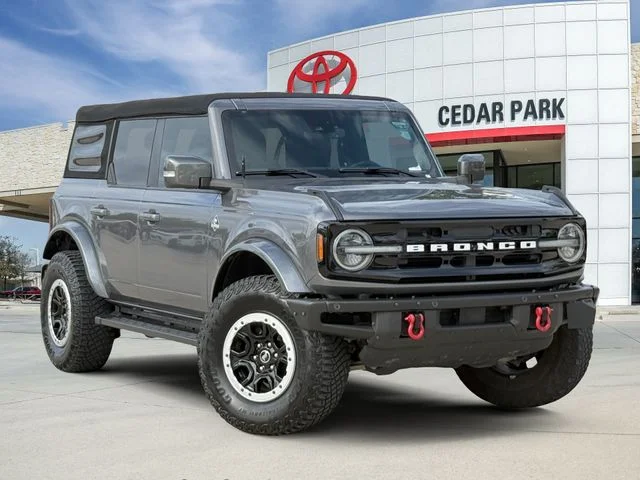 2022 Ford Bronco - Image 1