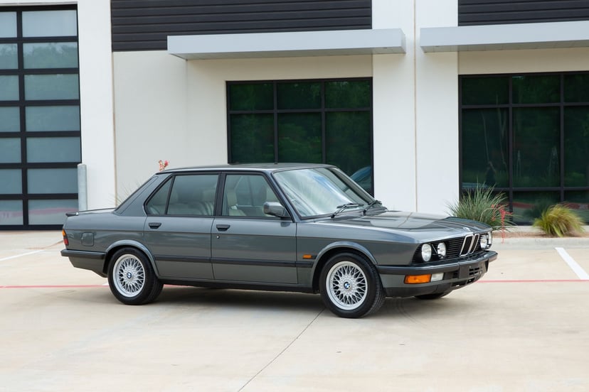1987 BMW M5 - Image 2