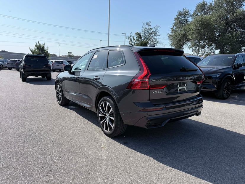 2024 Volvo XC60 - Image 3