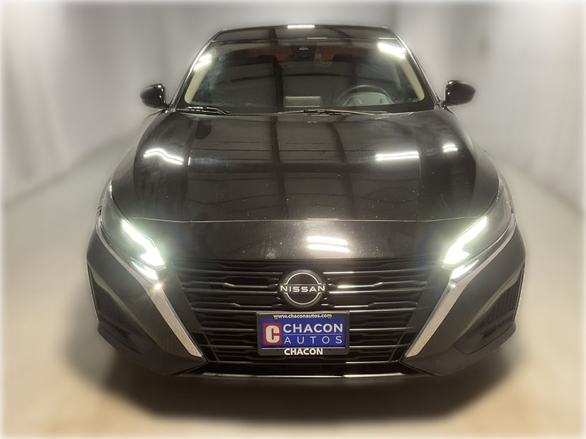 2023 Nissan Altima - Image 3