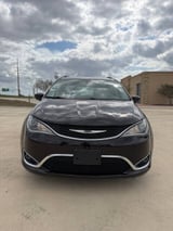 2017 Chrysler Pacifica - Preview 3