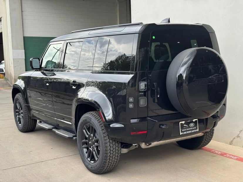 2026 Land Rover Defender - Image 2