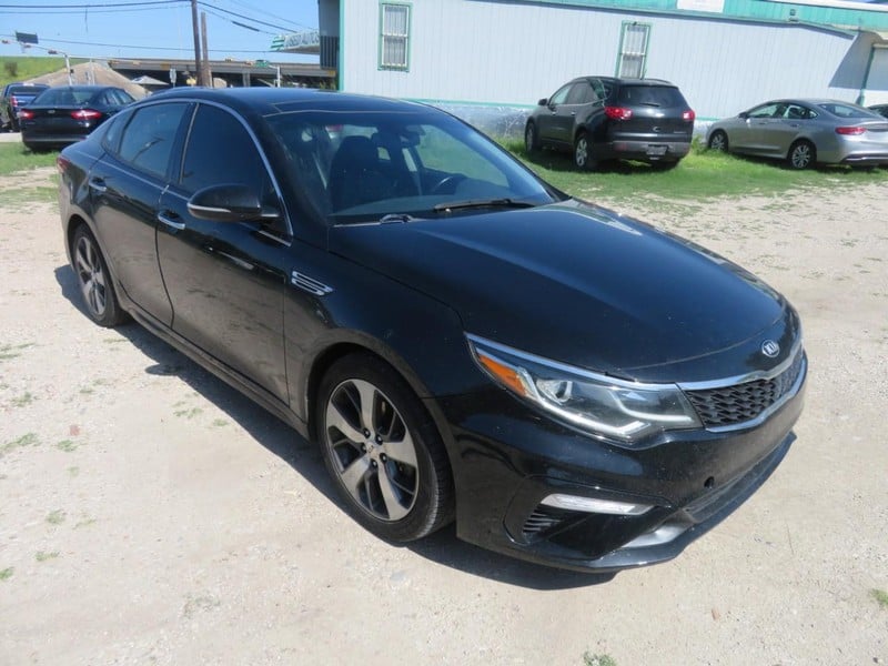 2019 Kia Optima - Image 1