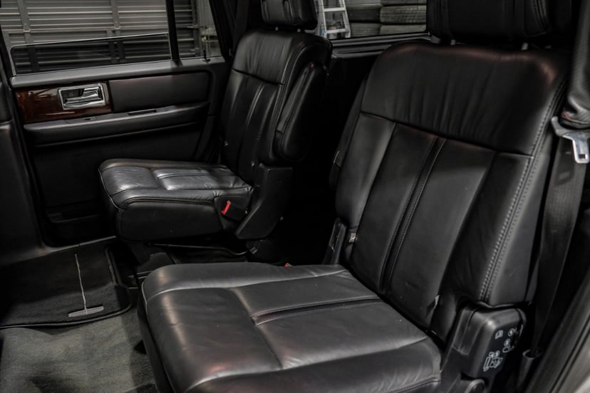 2016 Lincoln Navigator - Image 3