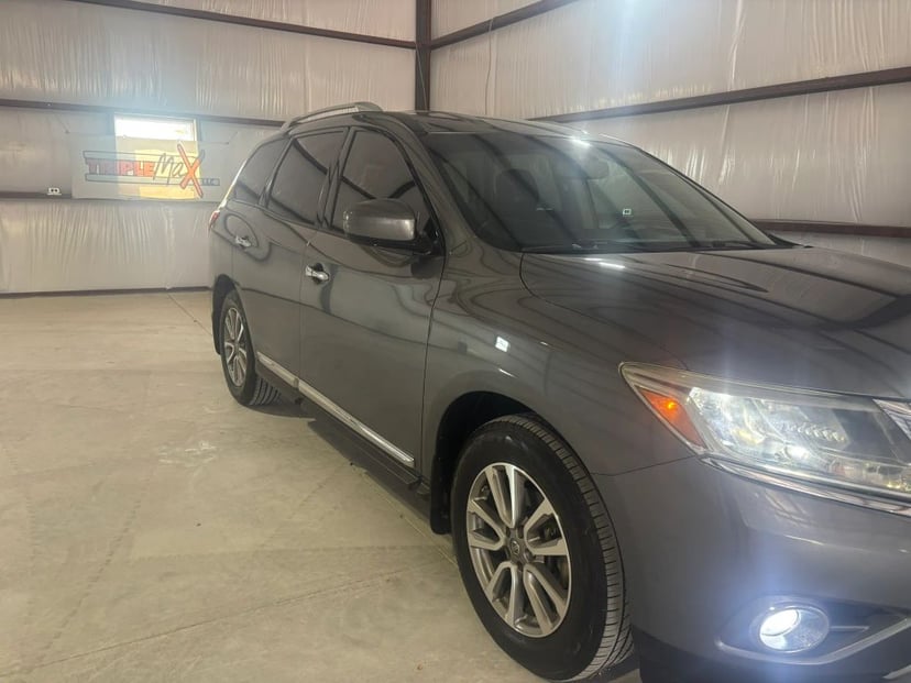 2015 Nissan Pathfinder - Image 1