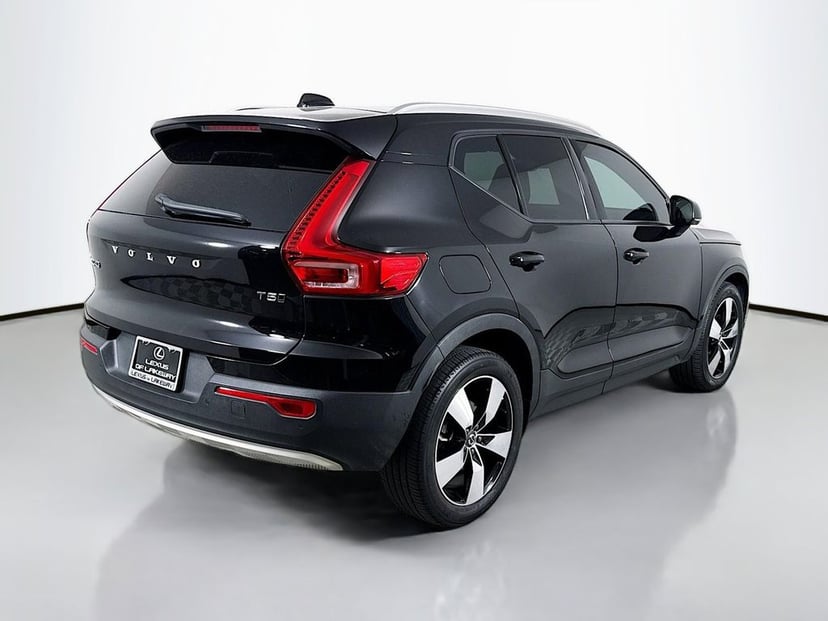 2020 Volvo XC40 - Image 2