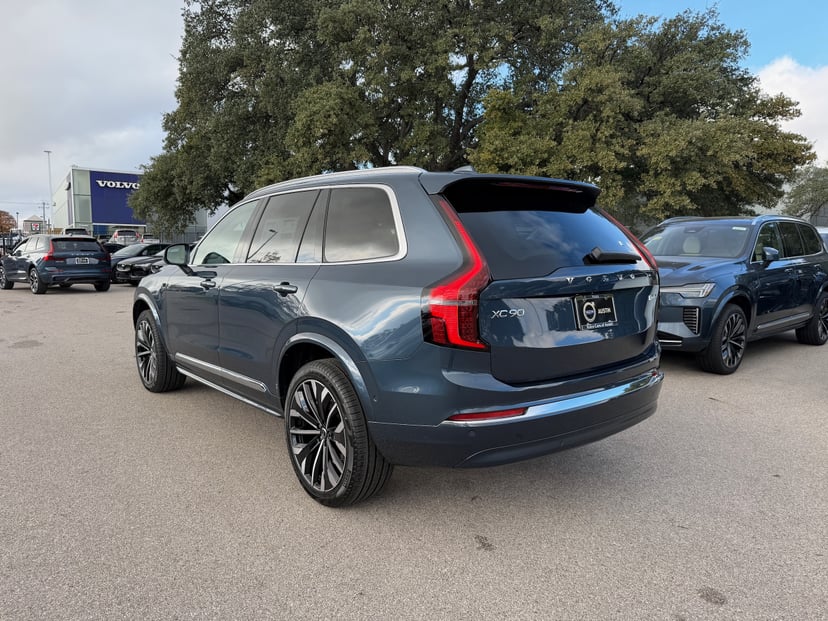 2026 Volvo XC90 - Image 2
