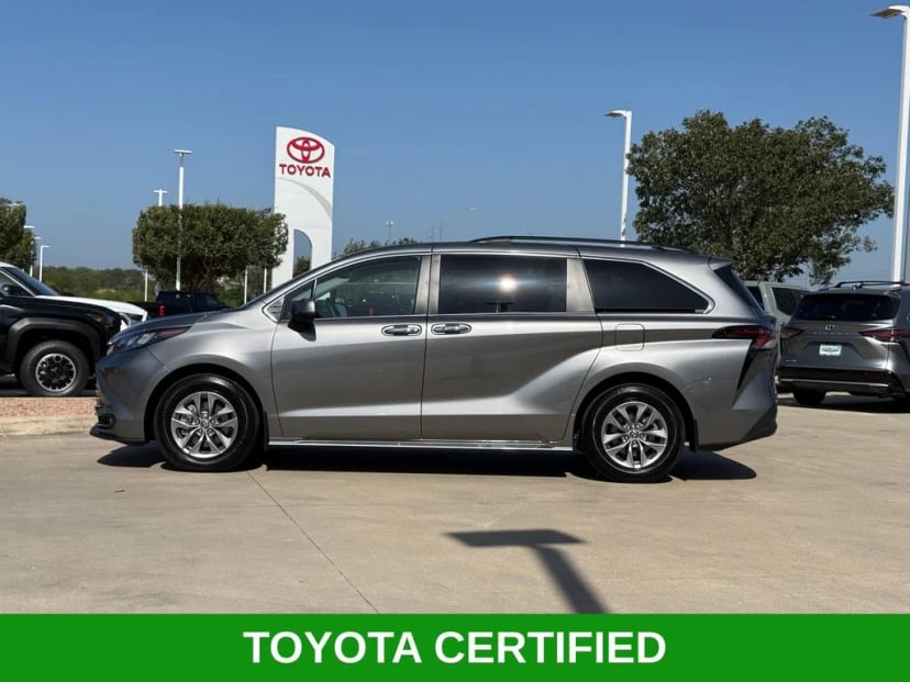 2026 Toyota Sienna - Image 2