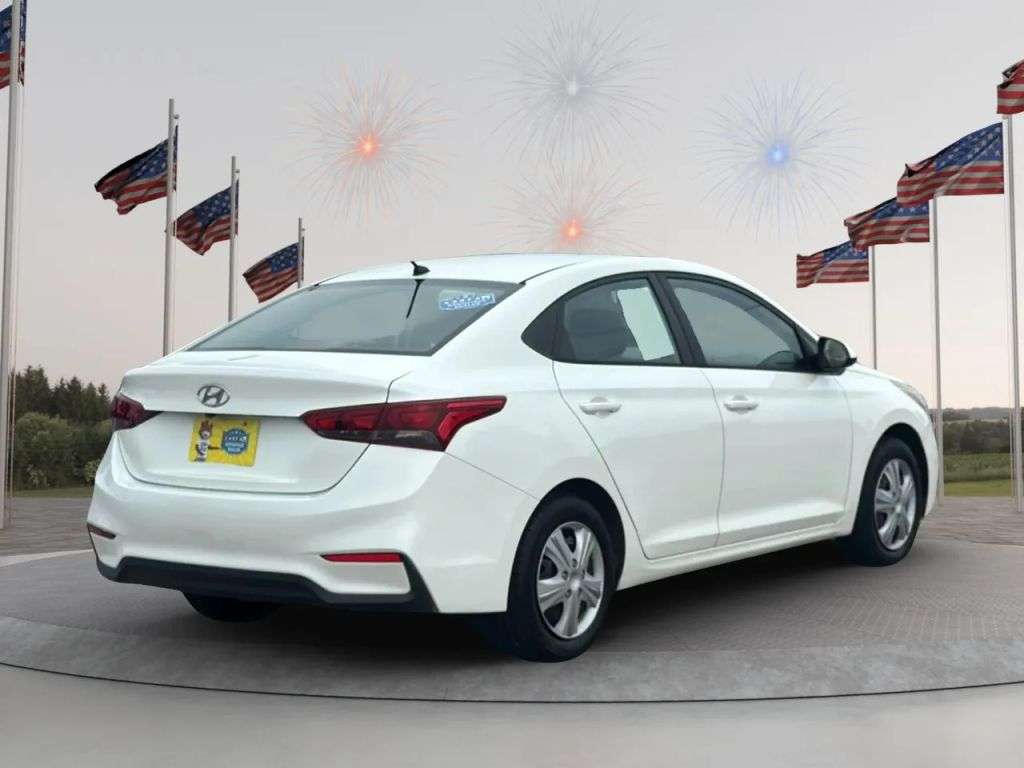 2018 Hyundai accent - Image 3