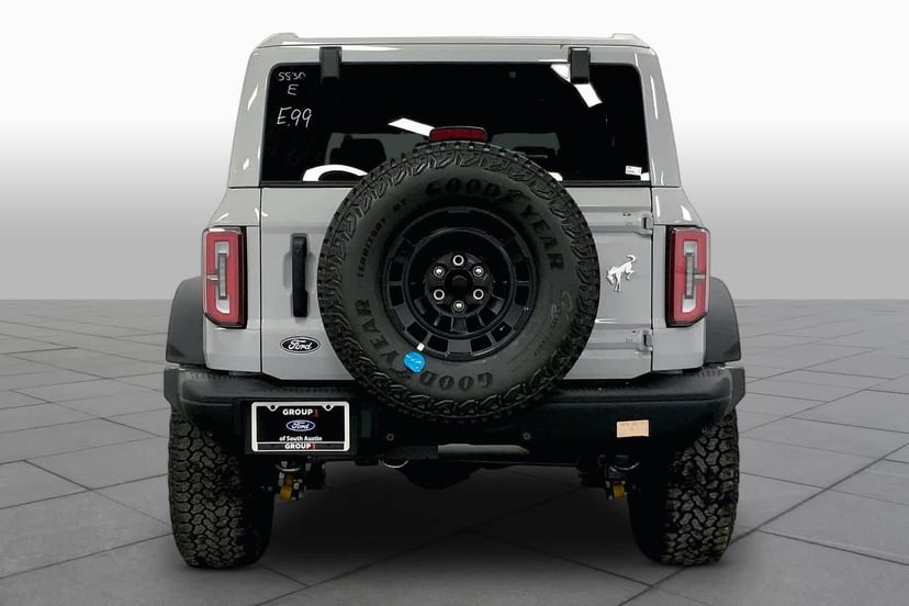 2026 Ford Bronco - Image 3