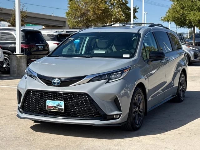2024 Toyota Sienna - Image 1
