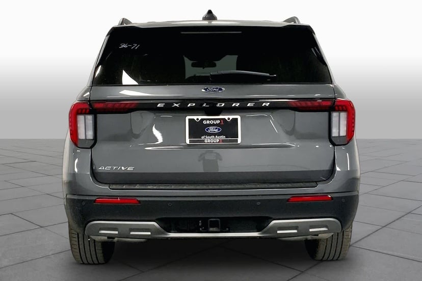 2026 Ford Explorer - Image 3